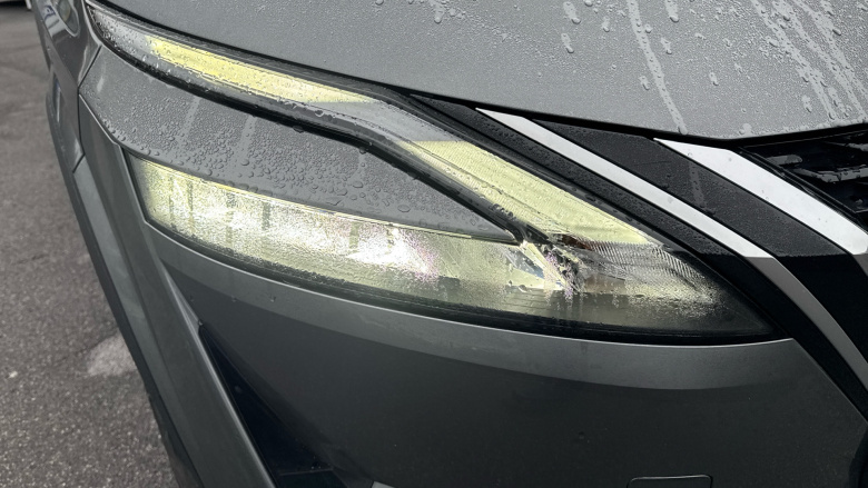 Nissan Qashqai 1.3 DiG-T MH Acenta Premium 5dr Petrol Hatchback